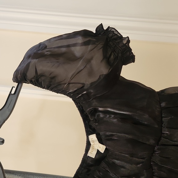 Puff-Sleeve, Black Sheen top.  New with tags!  Romantic and Flirty! - Picture 6 of 16